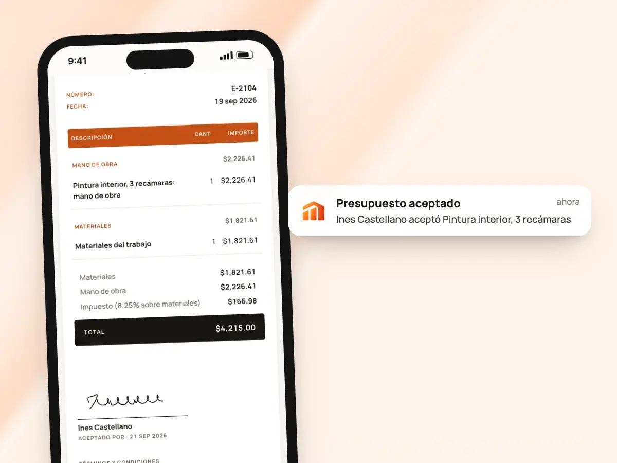 El presupuesto firmado por la clienta en un teléfono y un aviso de Presupuesto aceptado